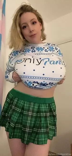 bustylily profile photo