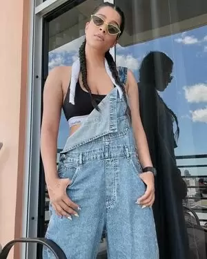 Lilly Singh profile photo