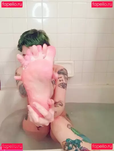 c0meonaileen Nude Onlyfans Photo Gallery photo 335