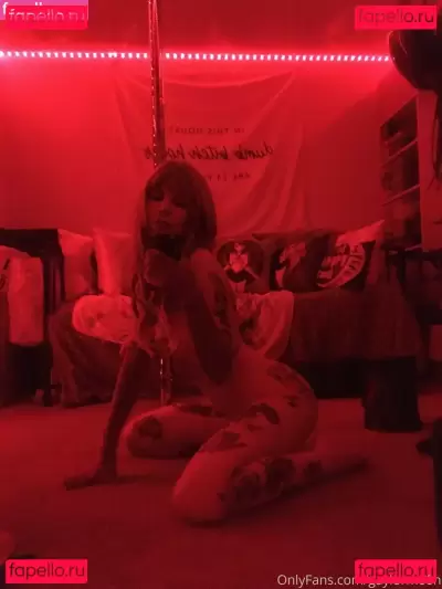 c0meonaileen Nude Onlyfans Photo Gallery photo 251
