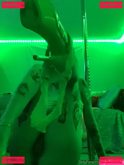 c0meonaileen Nude Onlyfans Photo Gallery photo 13