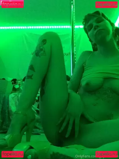 c0meonaileen Nude Onlyfans Photo Gallery photo 11