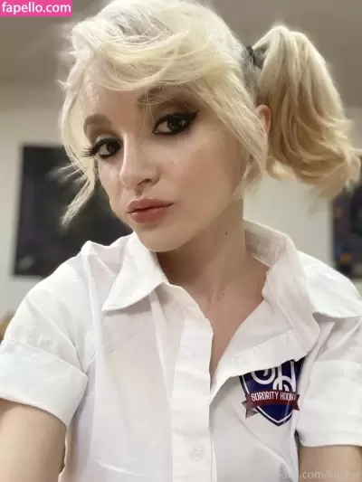 Lola Fae / LolaFaeXXX / dominalolafae / lolafae Nude Onlyfans Photo Gallery photo 1103