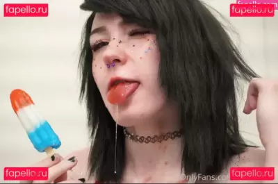 freebunnii Nude Onlyfans Photo Gallery photo 194