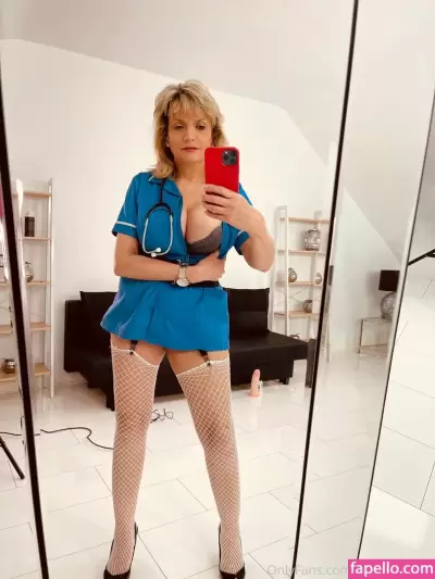 gillellisyoung Nude Onlyfans Photo Gallery photo 1211