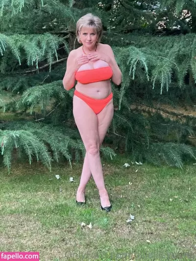 gillellisyoung Nude Onlyfans Photo Gallery photo 598