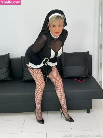 gillellisyoung Nude Onlyfans Photo Gallery photo 583