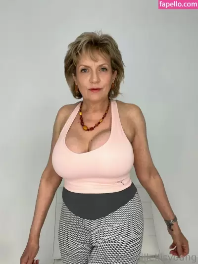 gillellisyoung Nude Onlyfans Photo Gallery photo 572