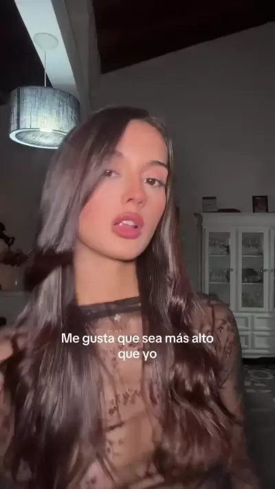 Cande Simoneit - ojC7V4YQn5 video thumbnail