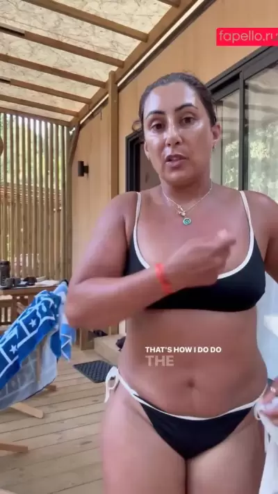 Saira Khan / iamsairakhan / sairasbum - wCiL1gdp8m
