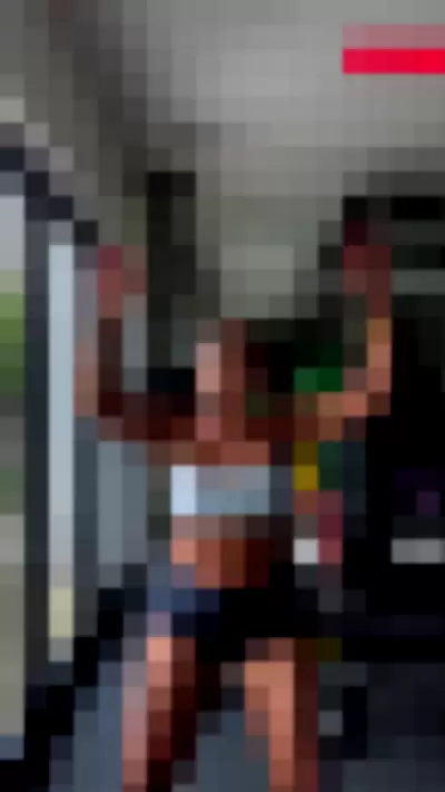 Saira Khan / iamsairakhan / sairasbum - xncEhctkcL