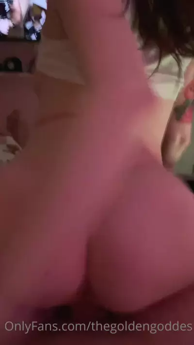 Sammy / TheGoldenGoddes / goldenfuckinggoddess - mgYOyKQ7Iu