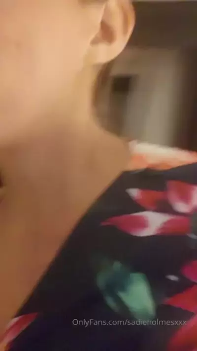 sadieholmesxxx / sillysadieholmes - pFU9U4jGRc