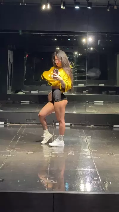 Carly.jb Video